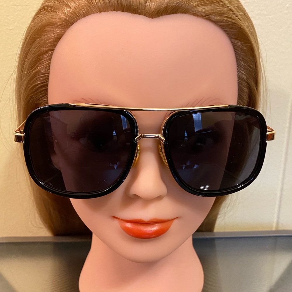 First Class Black & Gold Frames - image 1